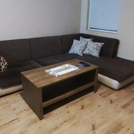 уютен двустаен с прекрасна гледка Apartman